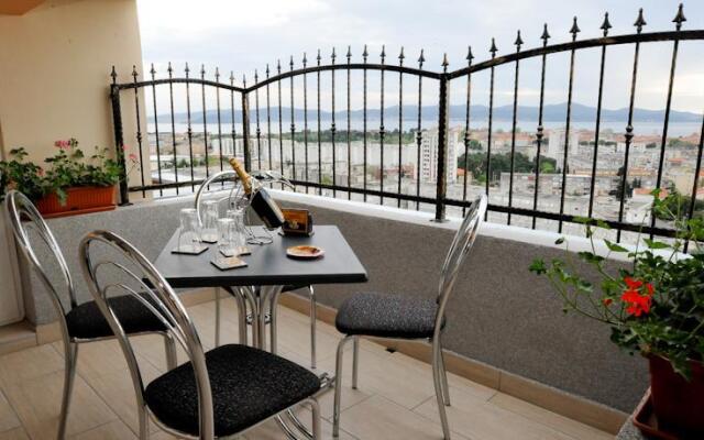 Golden View Penthouse