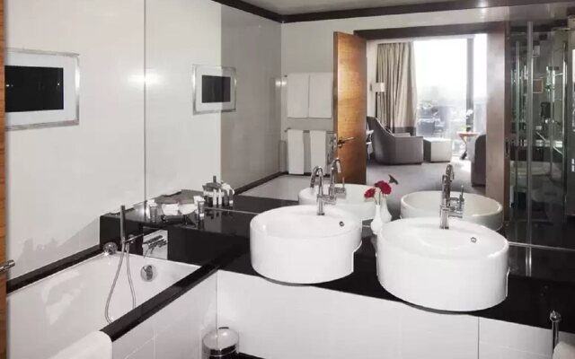 Leonardo Royal Hotel London Tower Bridge