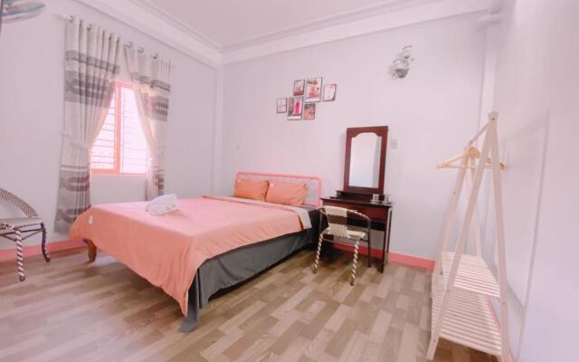 Happy House Homestay