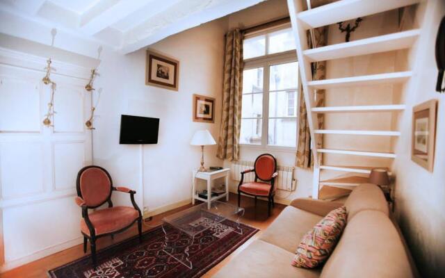 Lovely Marais Studio (75)