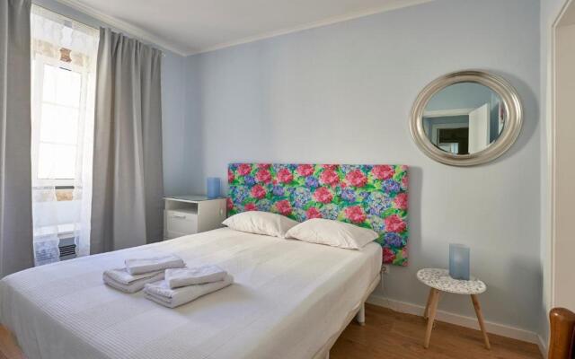 Elegant Riverview Apartment in Historical Lisbon