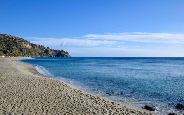 Stunning Home in Palmi With Wifi and 2 Bedrooms