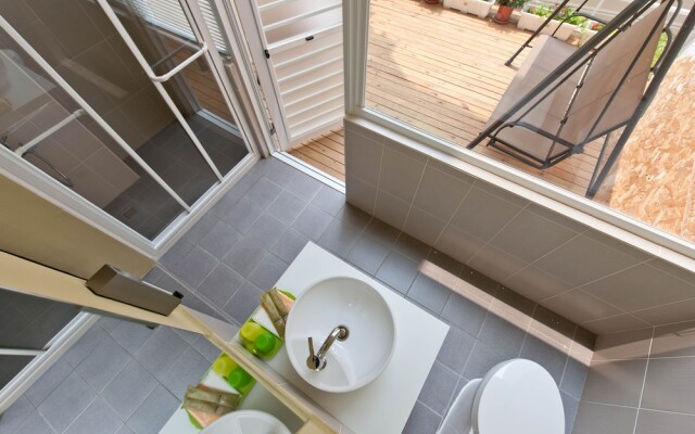 Leo 111 - Arena Ruifeng