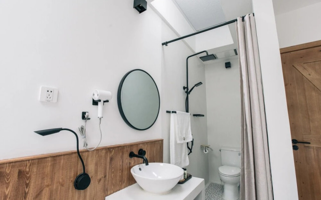 VINAWHISPER Boutique Hotel