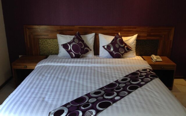Hotel 9 Mile