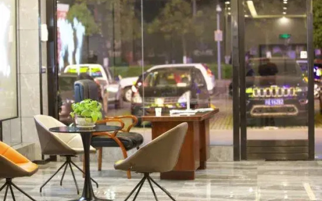 Yijia Hotel (Qianxi High-speed Railway Station)