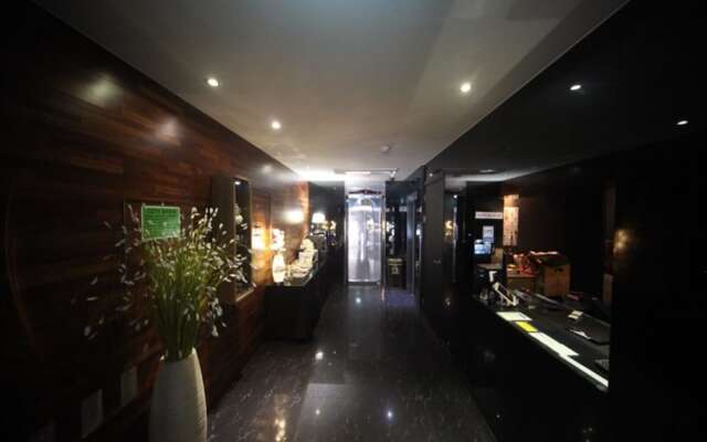 Gugi Motel