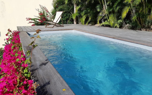 Maison avec piscine à 80 mètres de la plage