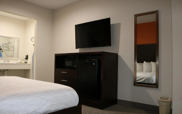 Scottish Inn & Suites - IAH Airport