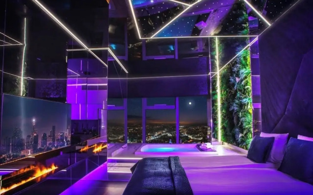 Apartments in Sky Tower with Bathtub near the window