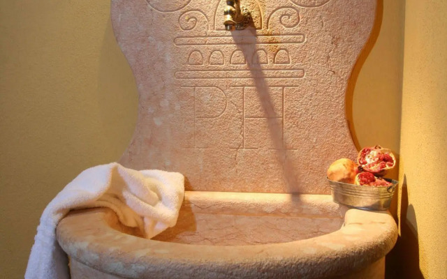 Paradise Hotel & Wellness