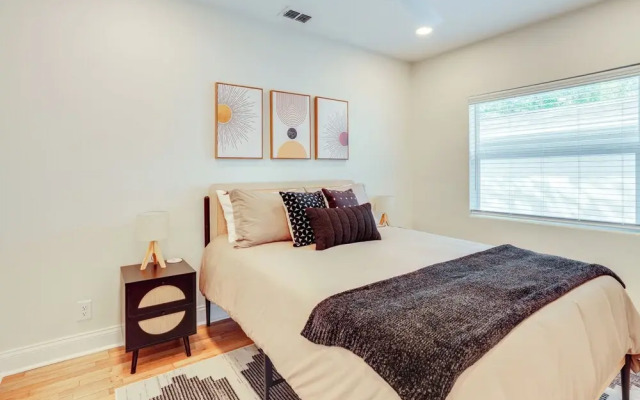 Mid-century Lakeland Home w/ Game Room!