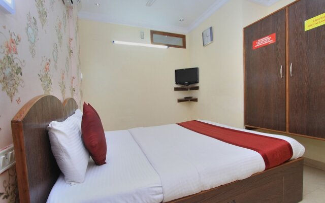 OYO 7728 Hotel Nayaab Comforts