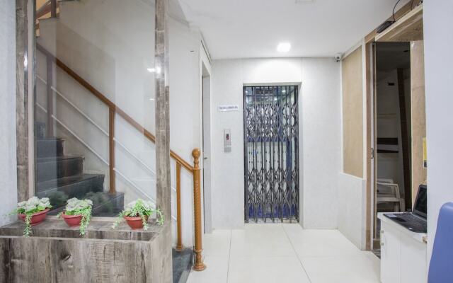 OYO 9903 Hotel Care Residency