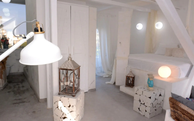 Kouros Home Hotel