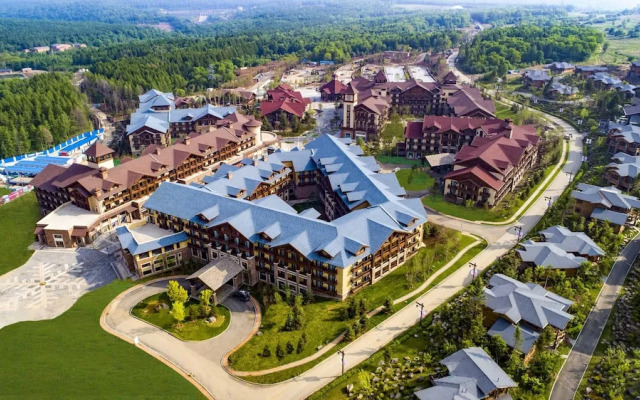 Changbaishan Luneng Resort Maplewood Chalet
