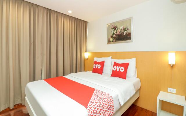 OYO 225 Premier Place Hotel