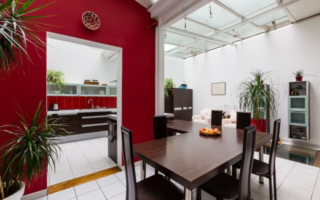 Central Escape by the Seine