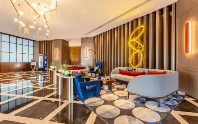 Yuyue E-sports Hotel (Jinan Lanxiang Middle Road Branch)