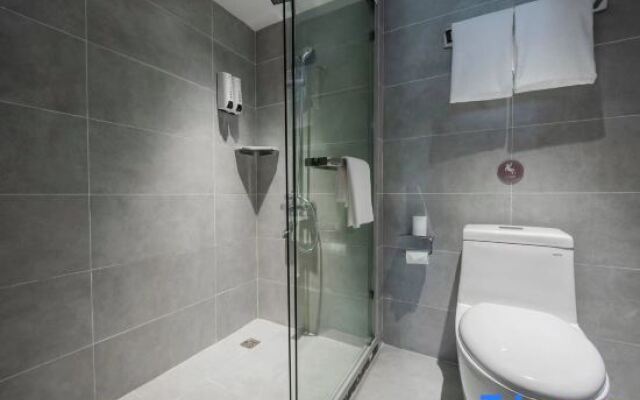 Homeinn · neo (Shanghai Hongmei Road Laowai Street)