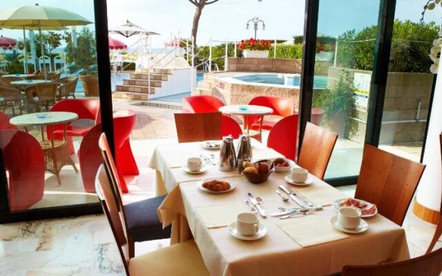 Ruhl Beach Hotel
