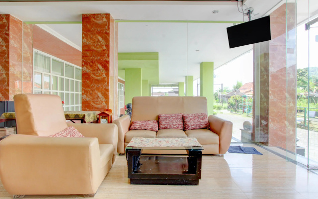 Collection O near Stadion Manahan – Guest Rooms – Surakarta