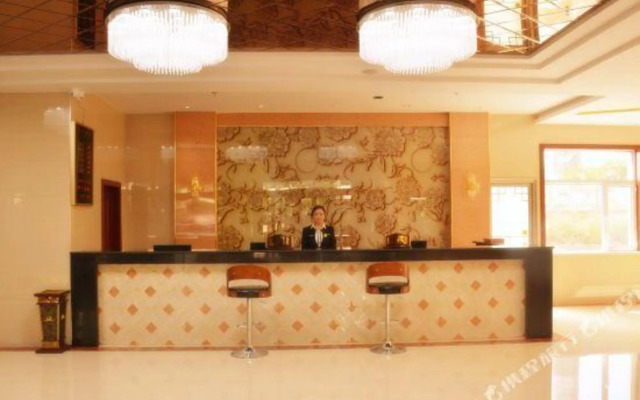 Baiyinquxinghongqiao Business Hotel