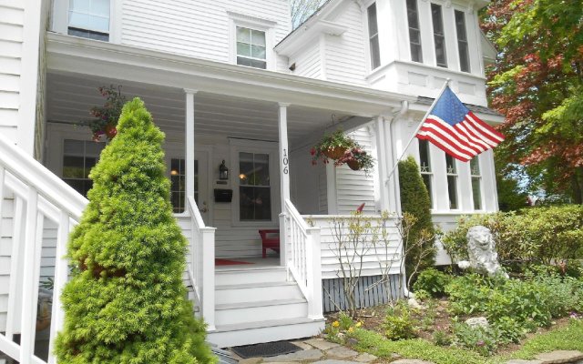 Bayberry House Bed & Breakfast