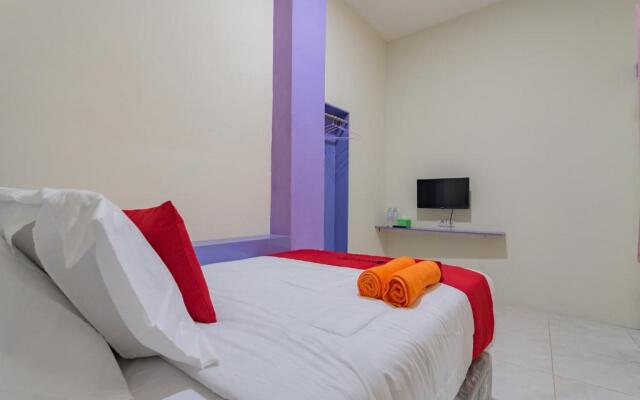 RedDoorz near Trans Studio Bandung 3