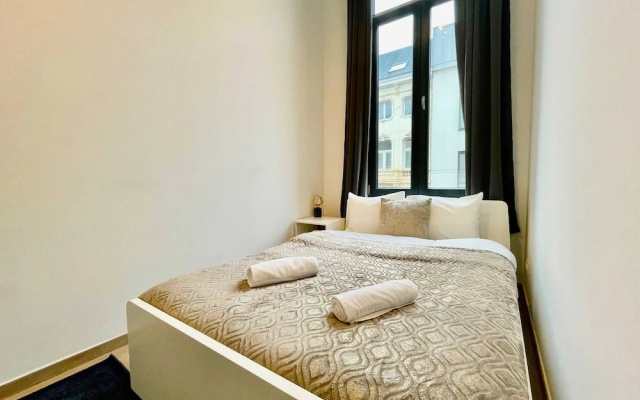 Luxury 2BR 1BA Near Fashion District by Oneluxstay