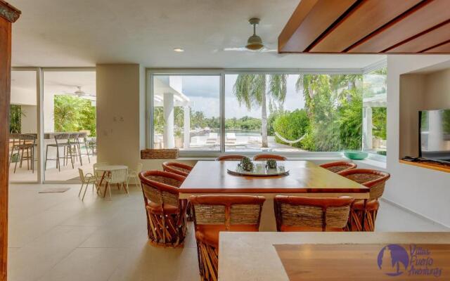 House with private pool, jacuzzi and pier