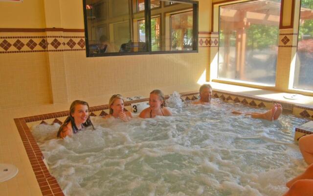 Mount Hood Village Premium Yurt 4