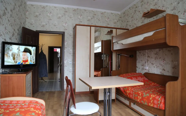 Hostel Gastroler