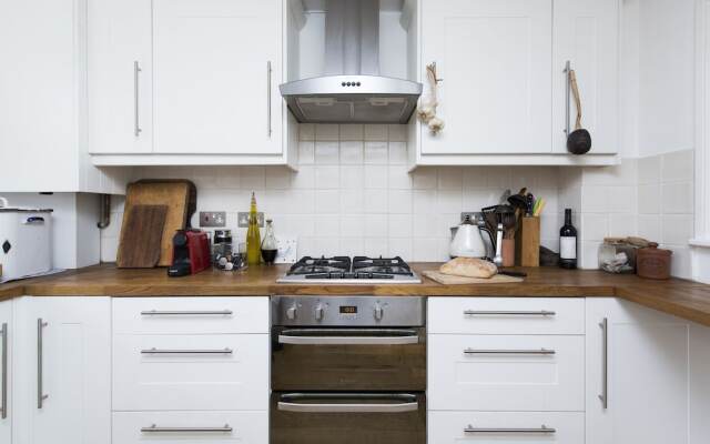 Central 2BR Family Home near Tower Bridge