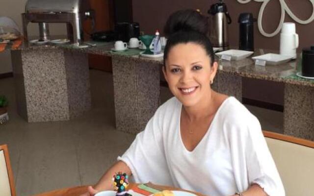 Manacá Apartamento & Restaurante