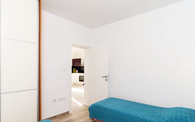 Spacious Apartment in Zecevo Rogoznicko With Terrace