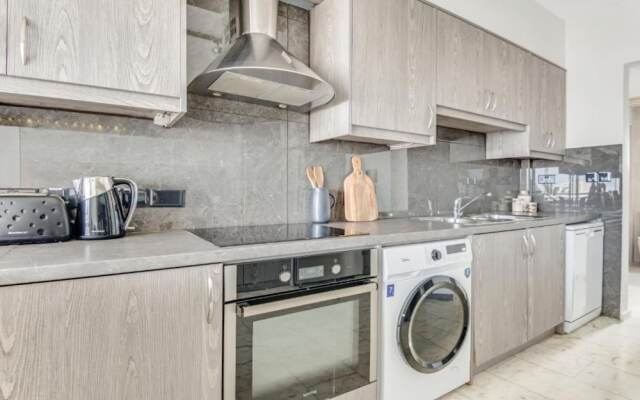 Phaedrus Living: City Center Sky Penthouse