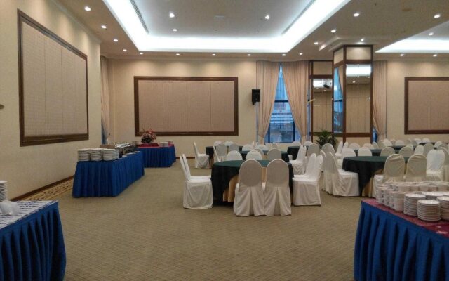 Mandarin Court Hotel