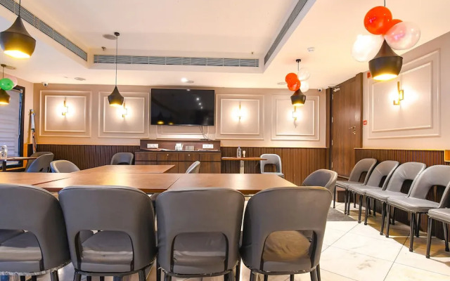 Fabhotel Kitchen Q Inn