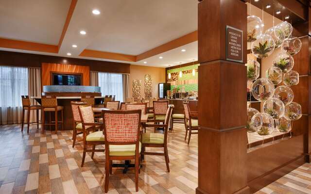 Best Western Plus Flatonia Inn