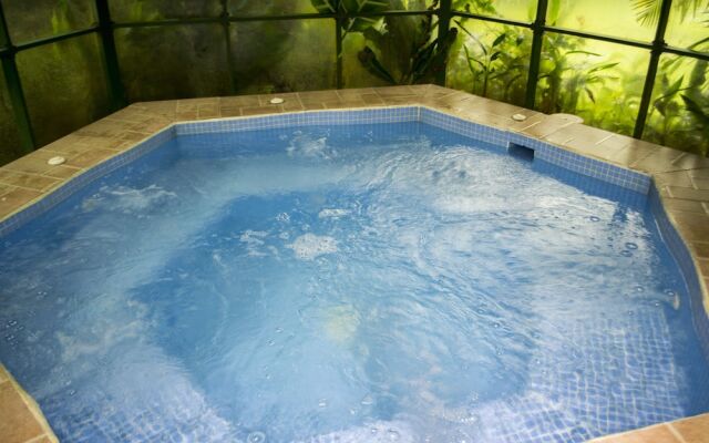 Lands in Love Tierras Enamoradas