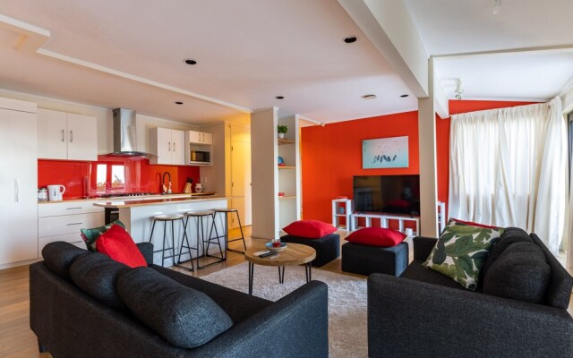 Character 4BR Home - Seaview - Skyline - Hot tub