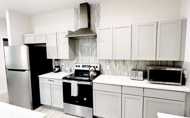 LakeDallasPoolHouse GREAT memories, near LAKE!