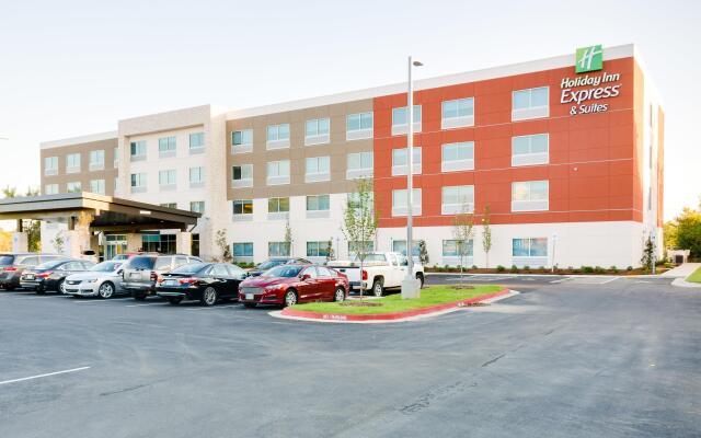 Holiday Inn Express & Suites Russellville, an IHG Hotel