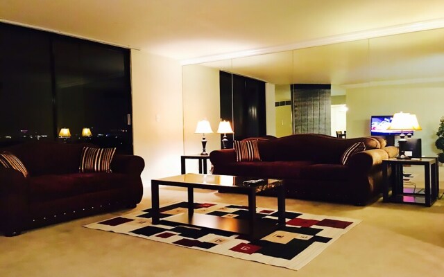888 Convention Center 3 BEDROOM 2 BATH Condos
