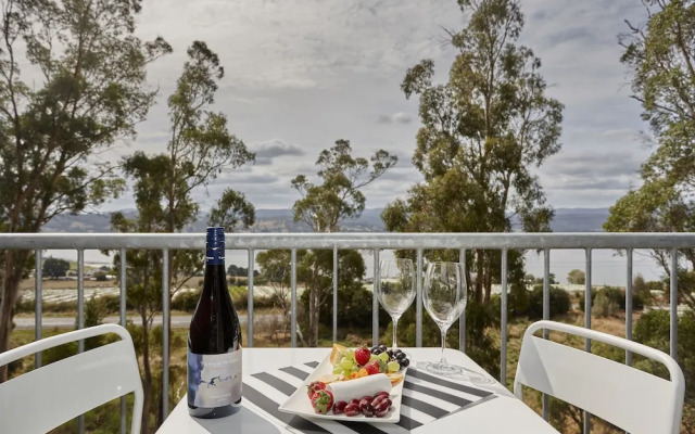 Rosevears Vineyard Retreat