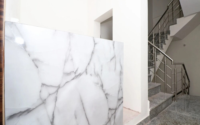 Oyo 28246 Rohtak Residency
