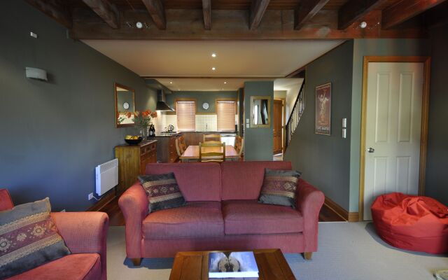 Lansdown Peaks Apartments