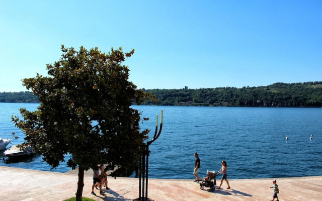 Romantic Benaco Sal - App 01