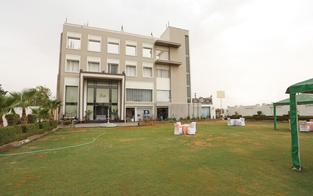 OYO 15153 Rudraksh Hotel & Resort